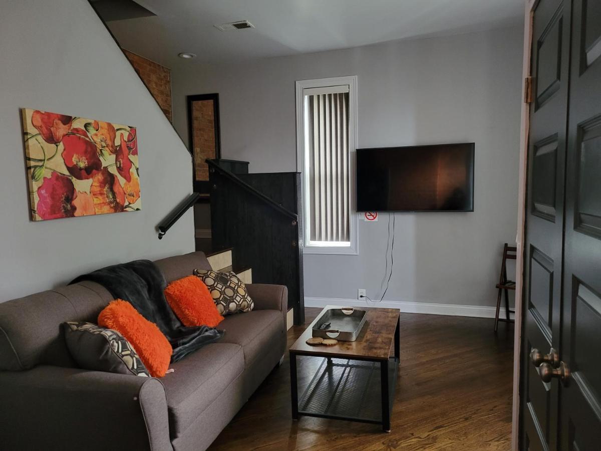 Modern Rustic Split Level With Balcony Apartment Cincinnati Exterior photo