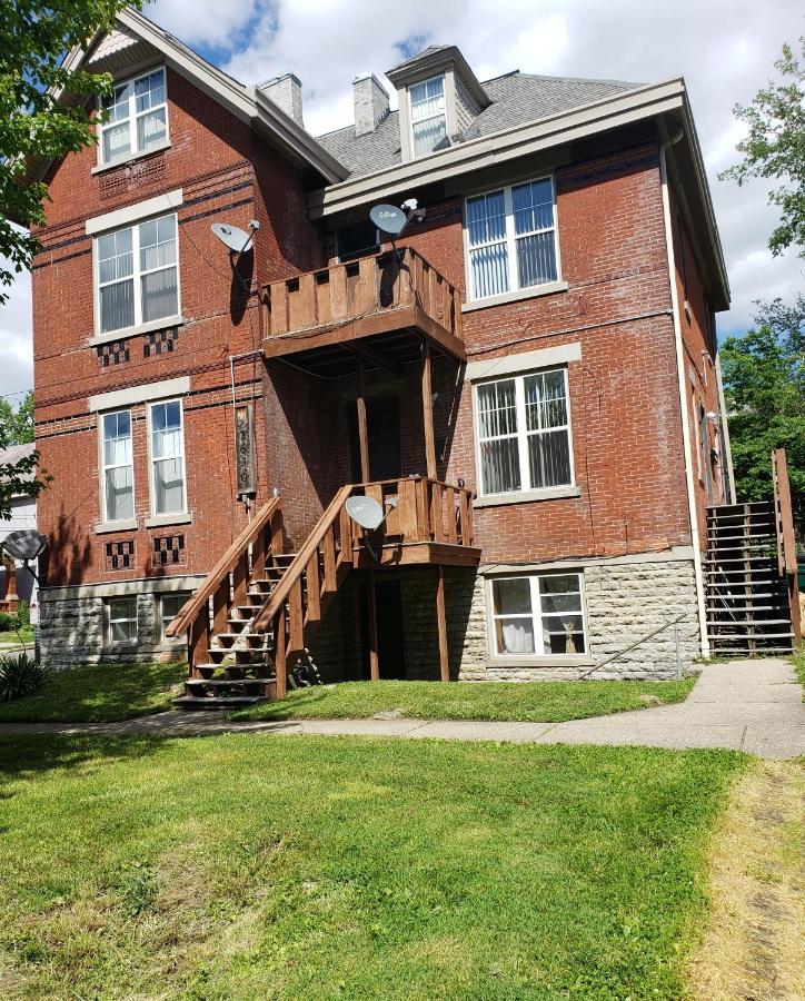 Modern Rustic Split Level With Balcony Apartment Cincinnati Exterior photo